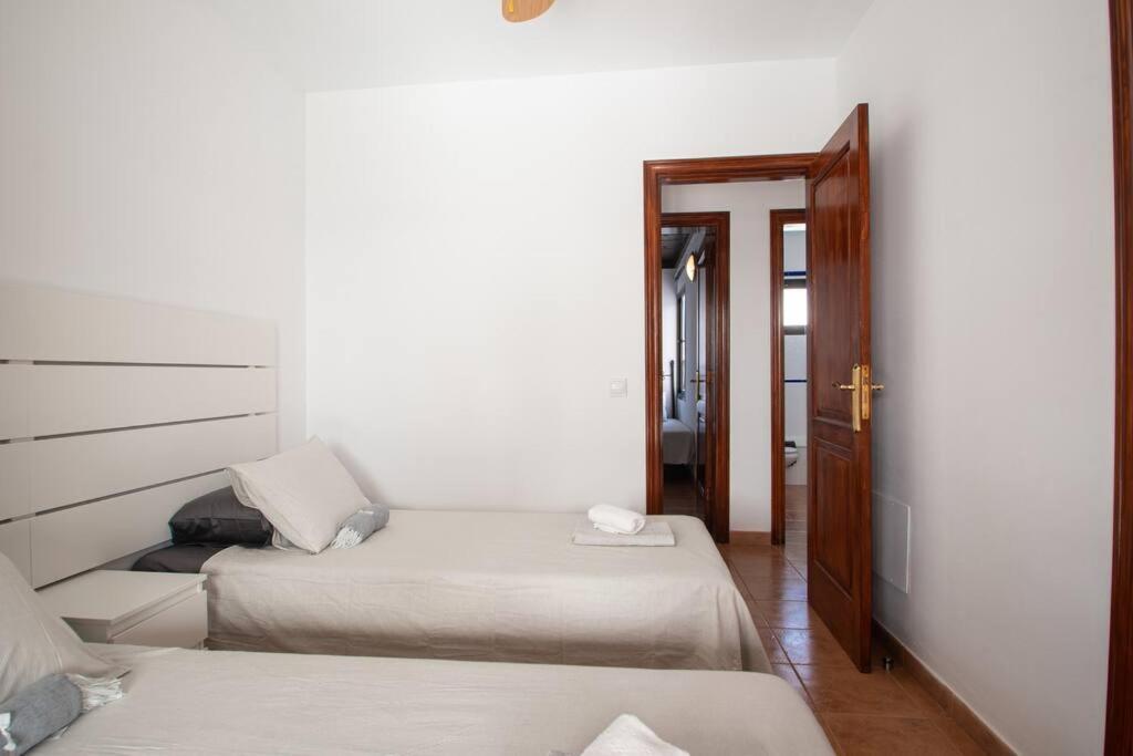 Casa Marlay Spacious, Heated Pool, Bbq & Fast Wi-Fi Only 15 Minutes Walk To Town بلايا بلانكا المظهر الخارجي الصورة