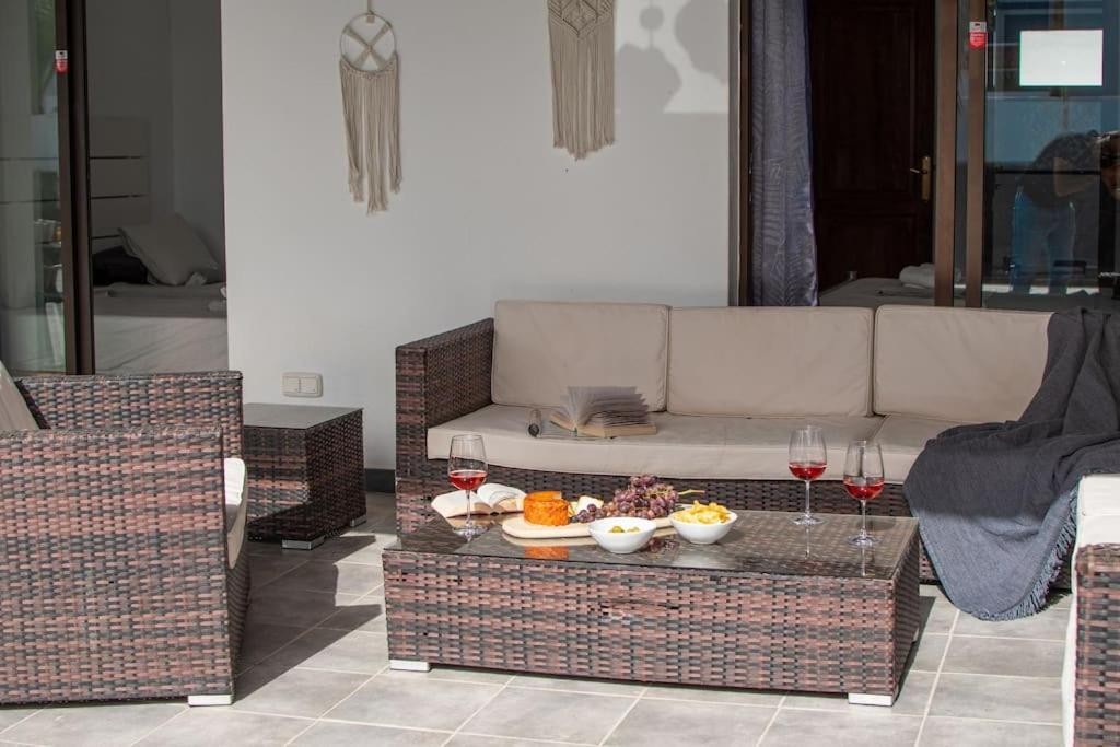 Casa Marlay Spacious, Heated Pool, Bbq & Fast Wi-Fi Only 15 Minutes Walk To Town بلايا بلانكا المظهر الخارجي الصورة