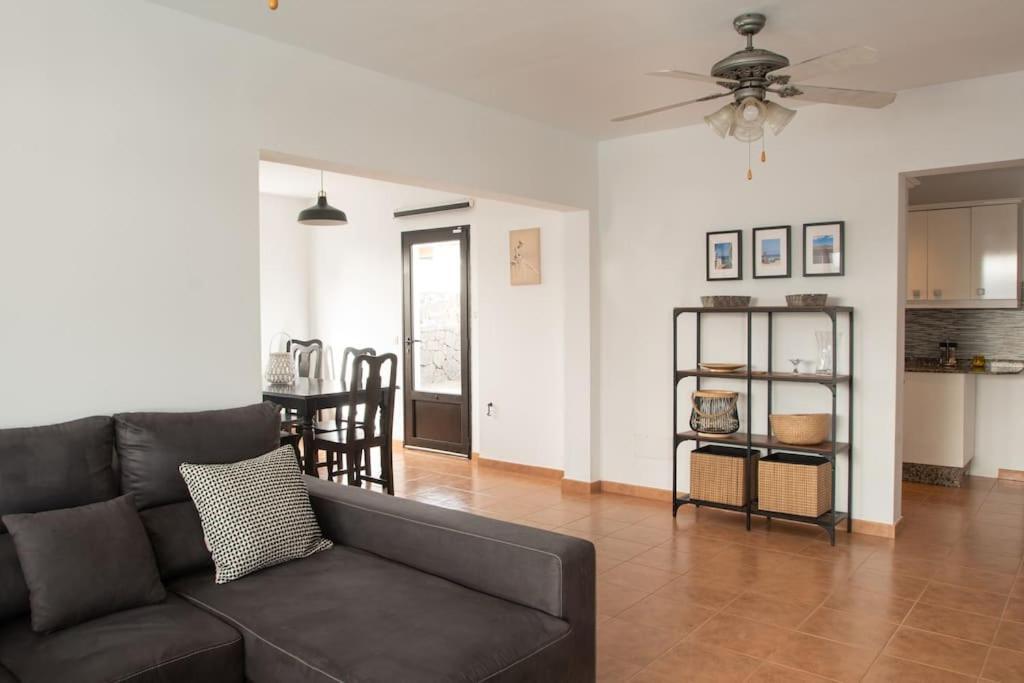 Casa Marlay Spacious, Heated Pool, Bbq & Fast Wi-Fi Only 15 Minutes Walk To Town بلايا بلانكا المظهر الخارجي الصورة