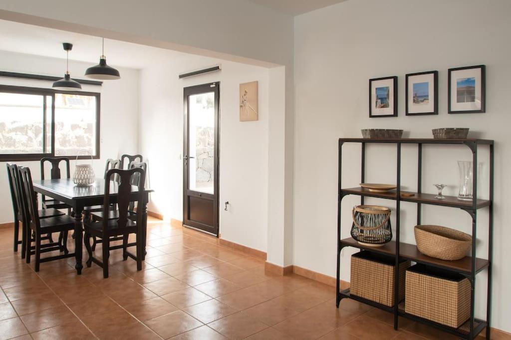 Casa Marlay Spacious, Heated Pool, Bbq & Fast Wi-Fi Only 15 Minutes Walk To Town بلايا بلانكا المظهر الخارجي الصورة